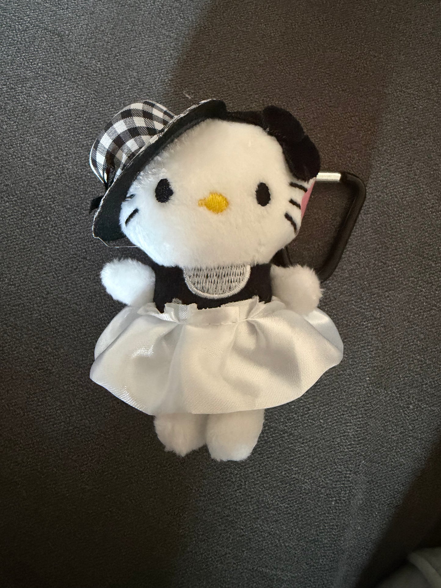 Sanrio Hello Kitty Kawaii Super Cute With Glasses - Bag Cartoon Cute Plush Doll Keychain - Christmas / Birthday Gift