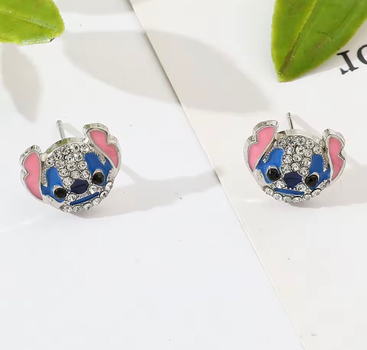 Disney 1pair Cartoon Stitch Ear Studs Kawaii Stitch Diamante Metal Earrings
Delicate Female/Girls Jewellery Accessories - Perfect
Birthday / Christmas Gift - With Giftbox