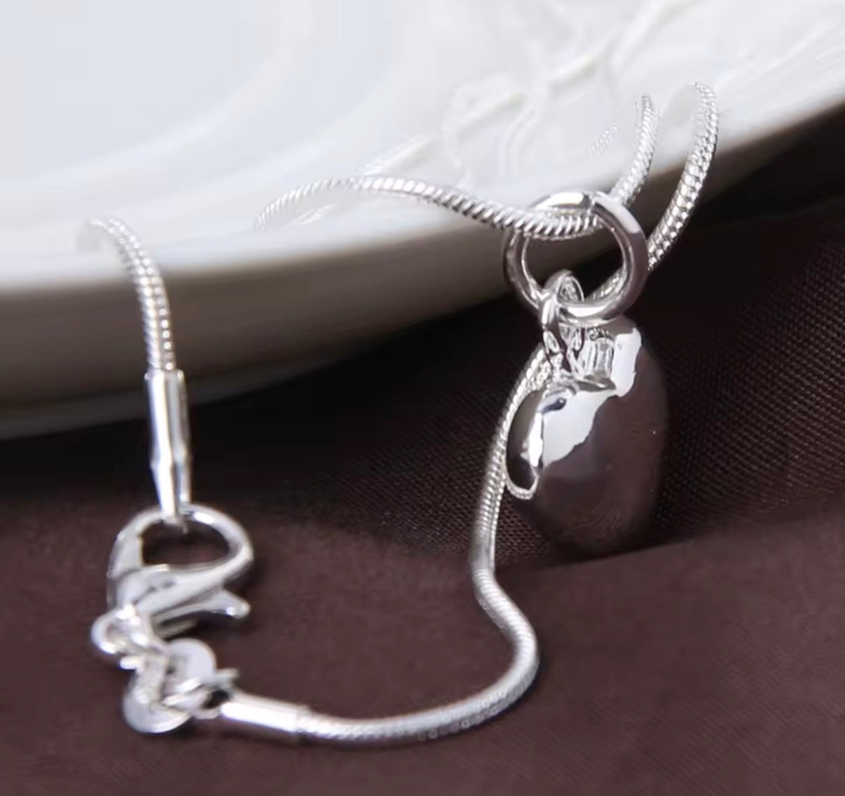 Solid 45cm Necklace With Small Heart Pendant - Silver Coloured For Women - Jewellery - Perfect Christmas /
Birthday Gift - With Gift Box