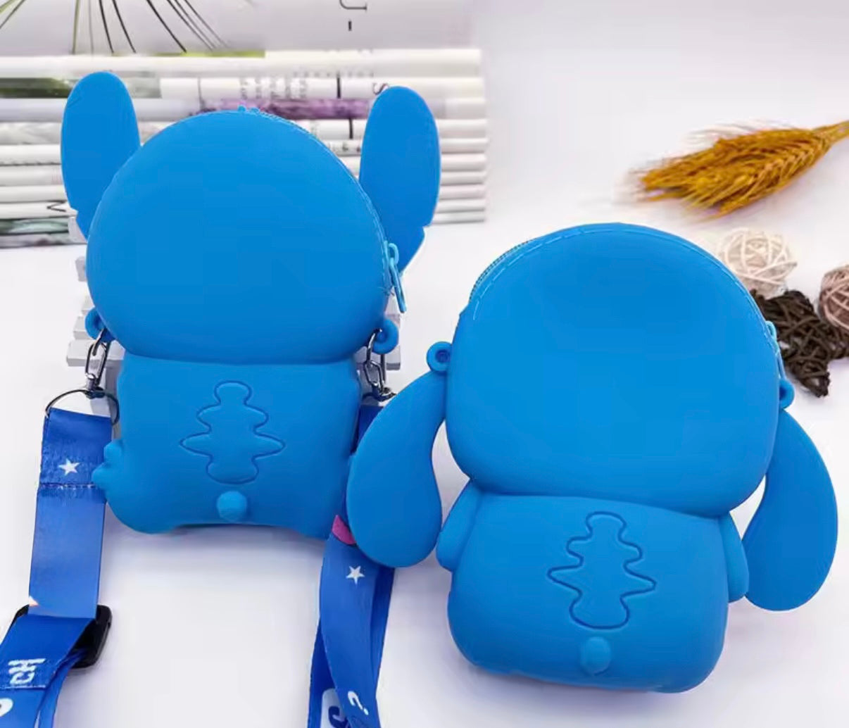 Disney Stitch & Angel Silicone Shoulder Bag - Kids Accessories - Perfect Gift For Her - Anime / Kawaii - 11 Different Designs
- Perfect Christmas / Birthday Gift