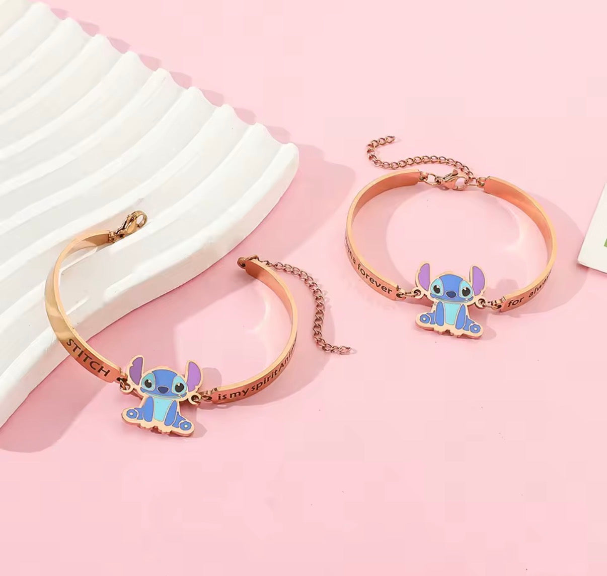 Stitch Gold Coloured Stainless Steel Lettering Link
Bracelet / Bangle for Women / Girls with Stitch Pendant - Cartoon / Anime - Perfect Birthday or Christmas Gift - With Gift Box