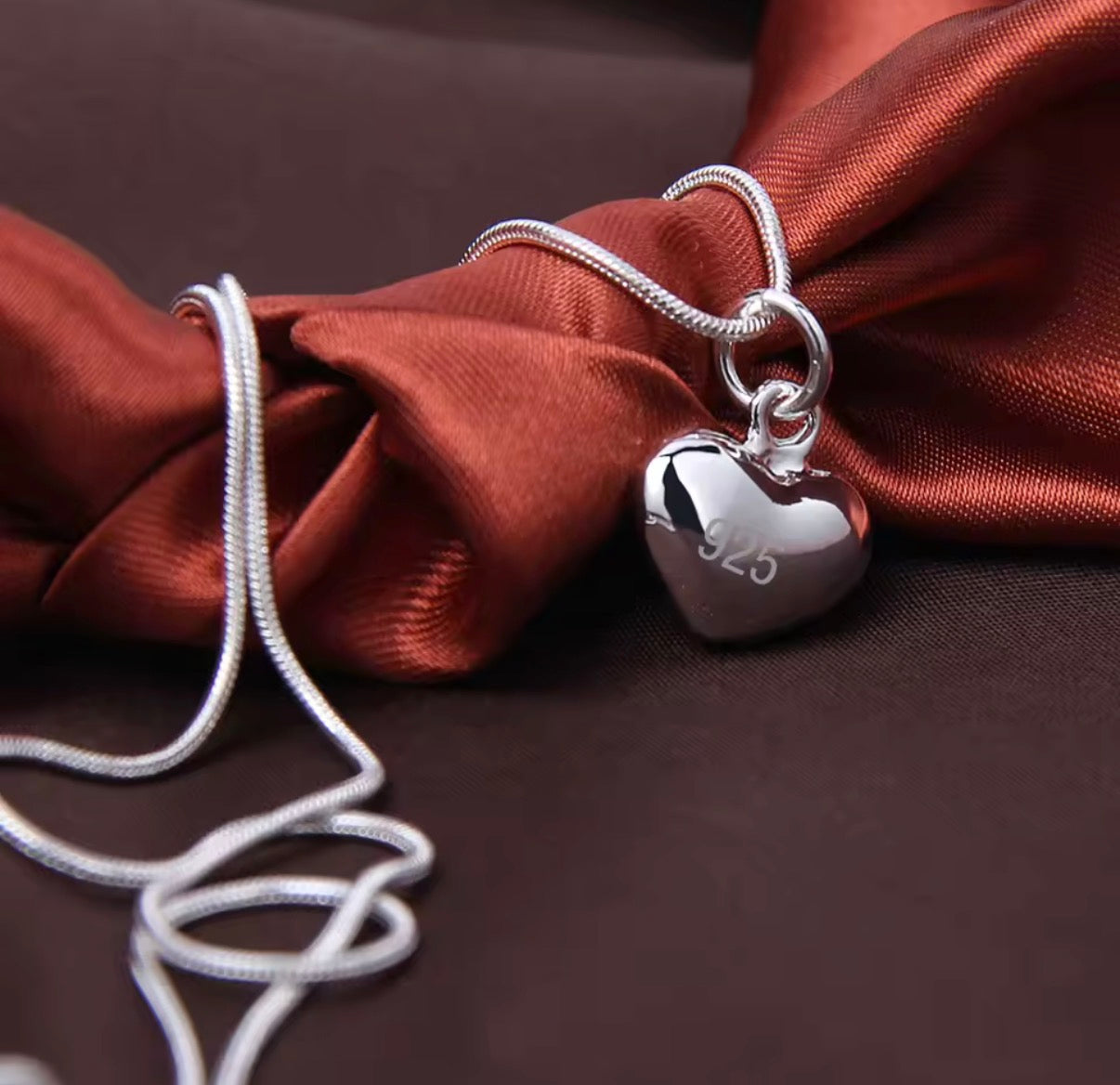 Solid 45cm Necklace With Small Heart Pendant - Silver Coloured For Women - Jewellery - Perfect Christmas /
Birthday Gift - With Gift Box