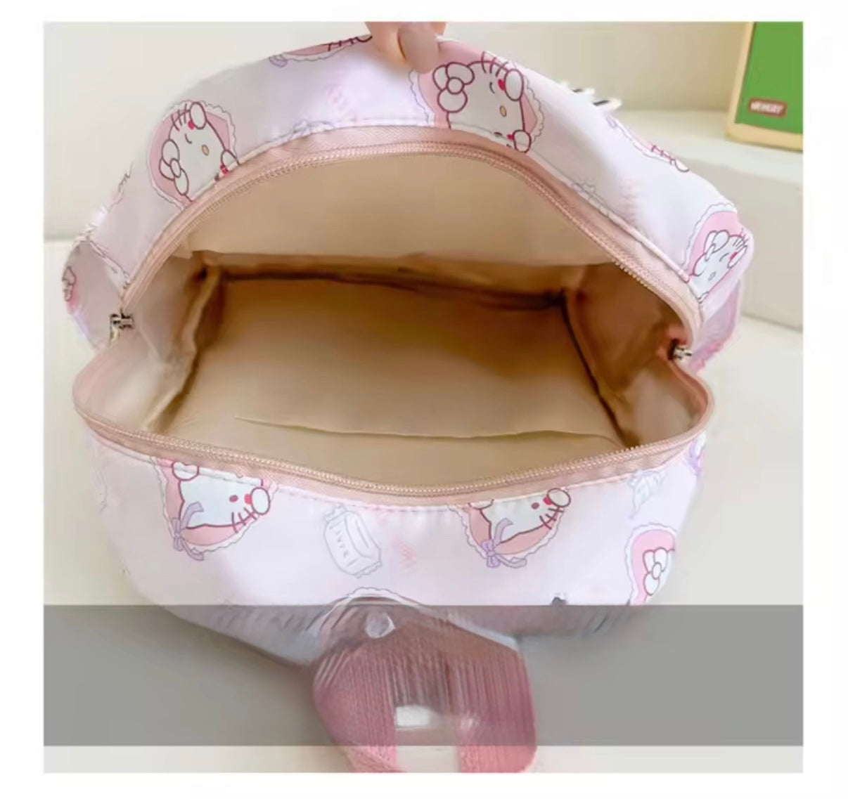 Sanrio Kids / Girls School Bag Backpack - Hello Kitty Backpack Student School Supplies - High Capacity Double Shoulder Bag**
