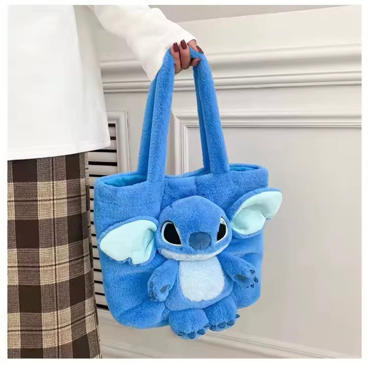 Stitch Cartoon Plush Handbag Casual All-match Crossbody
Bag Portable Anime Satchel Tote Fashion Bag - School / Travel - Kawaii - Perfect Christmas / Birthday Gift -
35x28x12cm