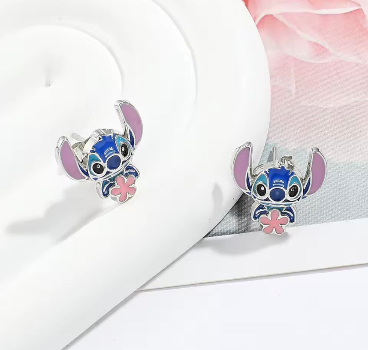 Disney 1pair Cartoon Stitch Ear Studs Kawaii Stitch Silver Metal Coloured Earrings
Delicate Female/Girls Jewellery Accessories - Perfect
Birthday / Christmas Gift - With Giftbox