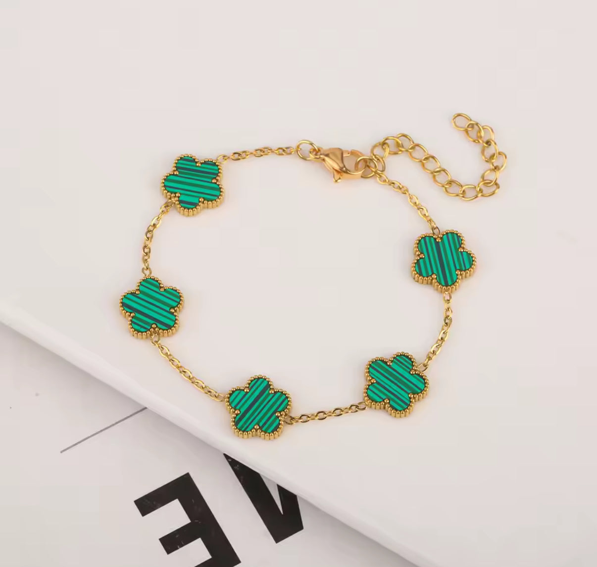 Flower Pendant Link Clover Bracelet for Women / Girls - Gold Coloured Trendy Family Jewellery Mother's Day Gift for Mum
- Different Colours Available - Perfect Birthday / Christmas
Gift