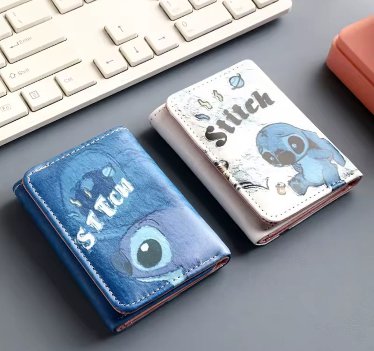 Stitch Short Trifold Wallet, Exquisite, Compact, Practical, Multifunctional Coin Mini Purse Card Holder - Cartoon /
Anime - Perfect For Kids or Adults - Great Gift Idea