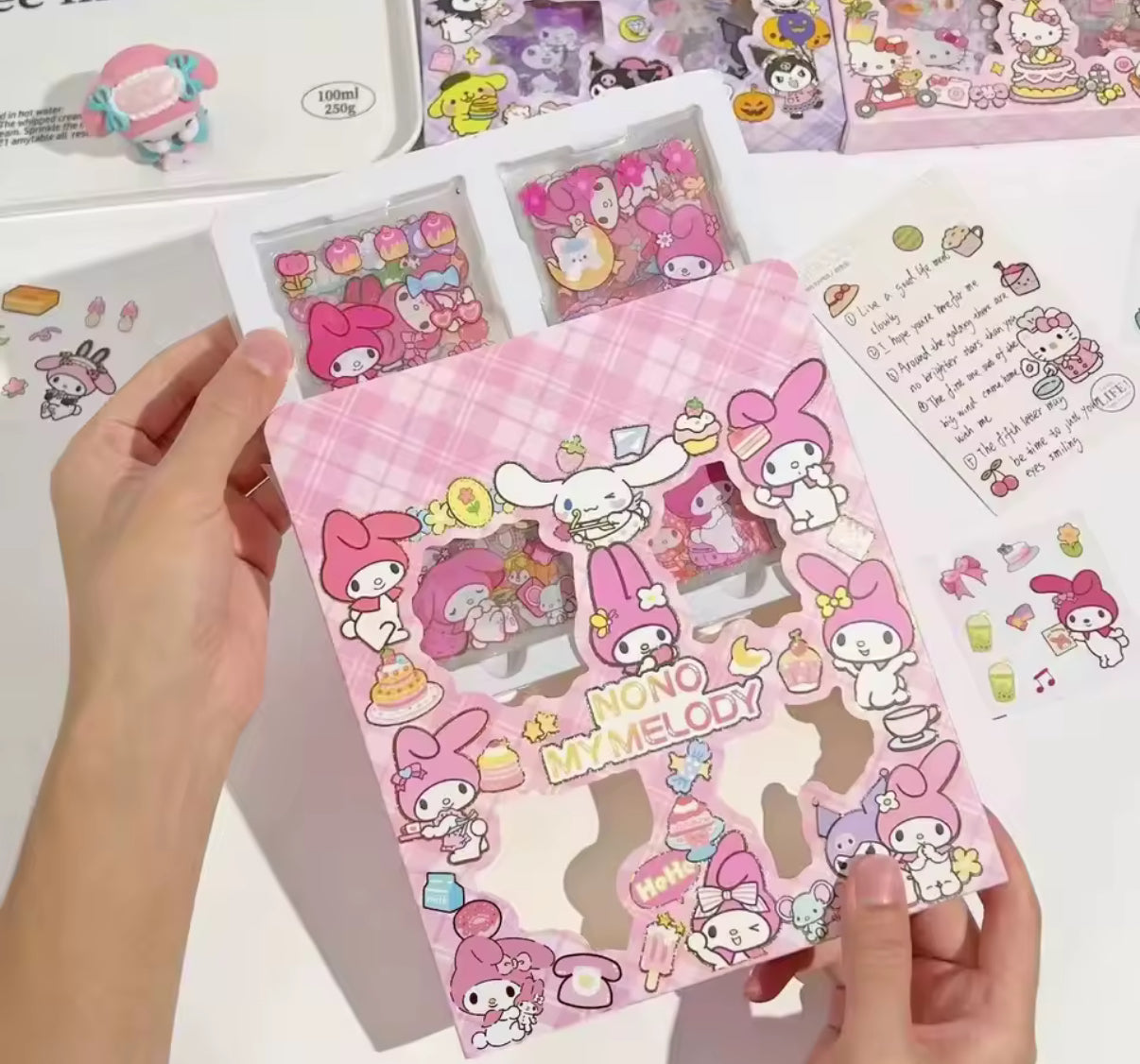 100Pcs Sanrio - Kuromi, Melody, Cinnamoroll & Hello Kitty Transparent Waterproof Stickers Cartoon DIY Stationery - Sticker Gift Box - Perfect Birthday / Christmas Gift**