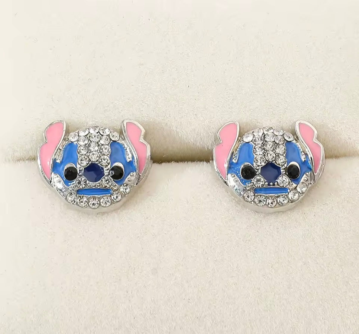 Disney 1pair Cartoon Stitch Ear Studs Kawaii Stitch Diamante Metal Earrings
Delicate Female/Girls Jewellery Accessories - Perfect
Birthday / Christmas Gift - With Giftbox